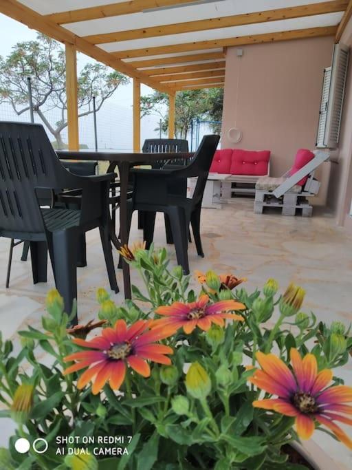 Sun And Sea 1 Apartment Elika Luaran gambar